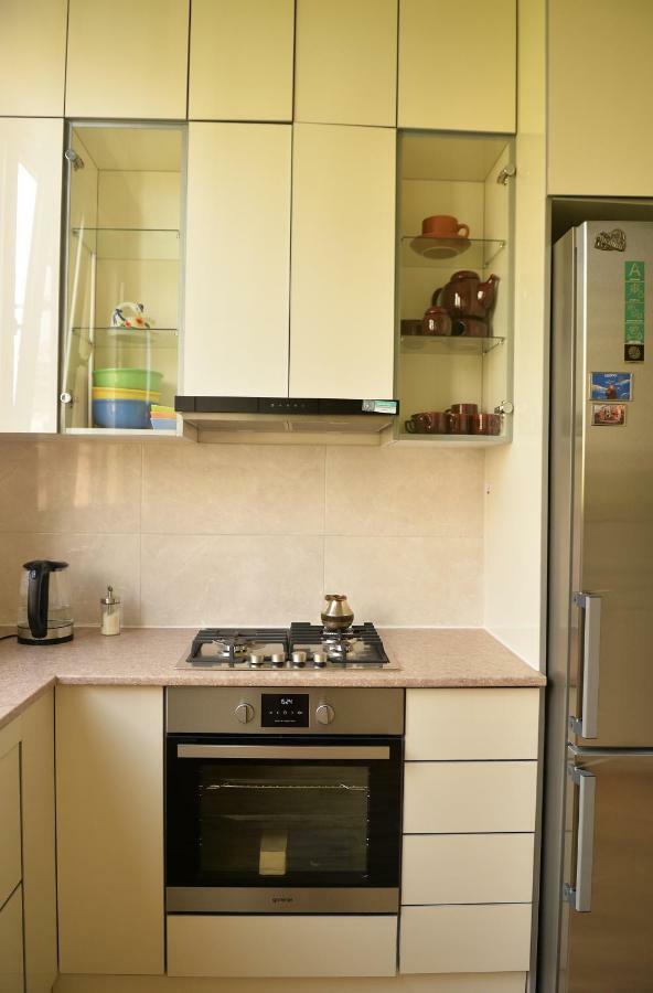 Spacious Modern 2 Bedrooms Apartment In Central Yerevan Exterior photo