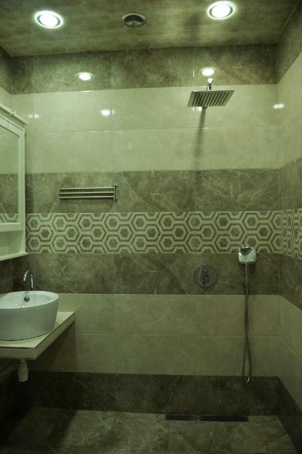 Spacious Modern 2 Bedrooms Apartment In Central Yerevan Exterior photo